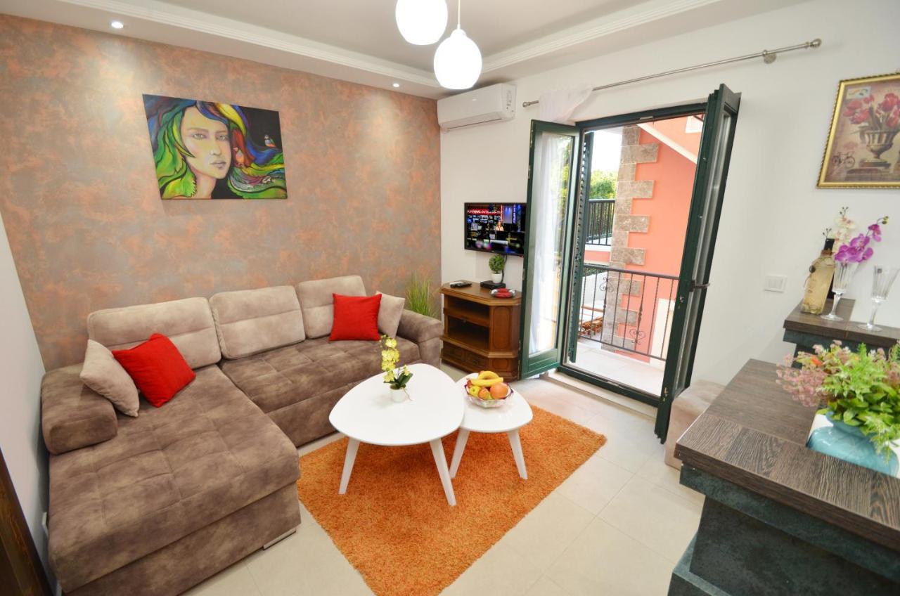 Apartments Lux S Tivat Kültér fotó
