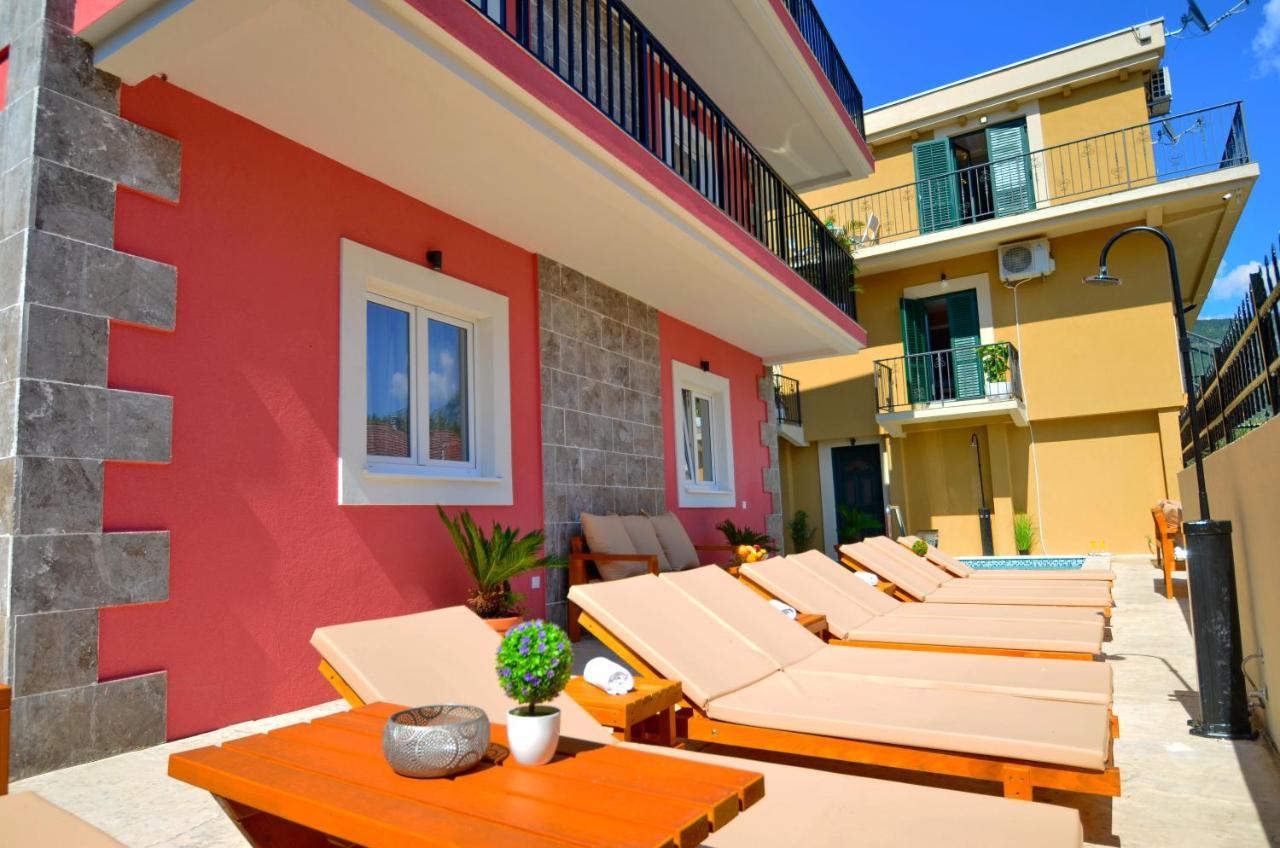Apartments Lux S Tivat Kültér fotó