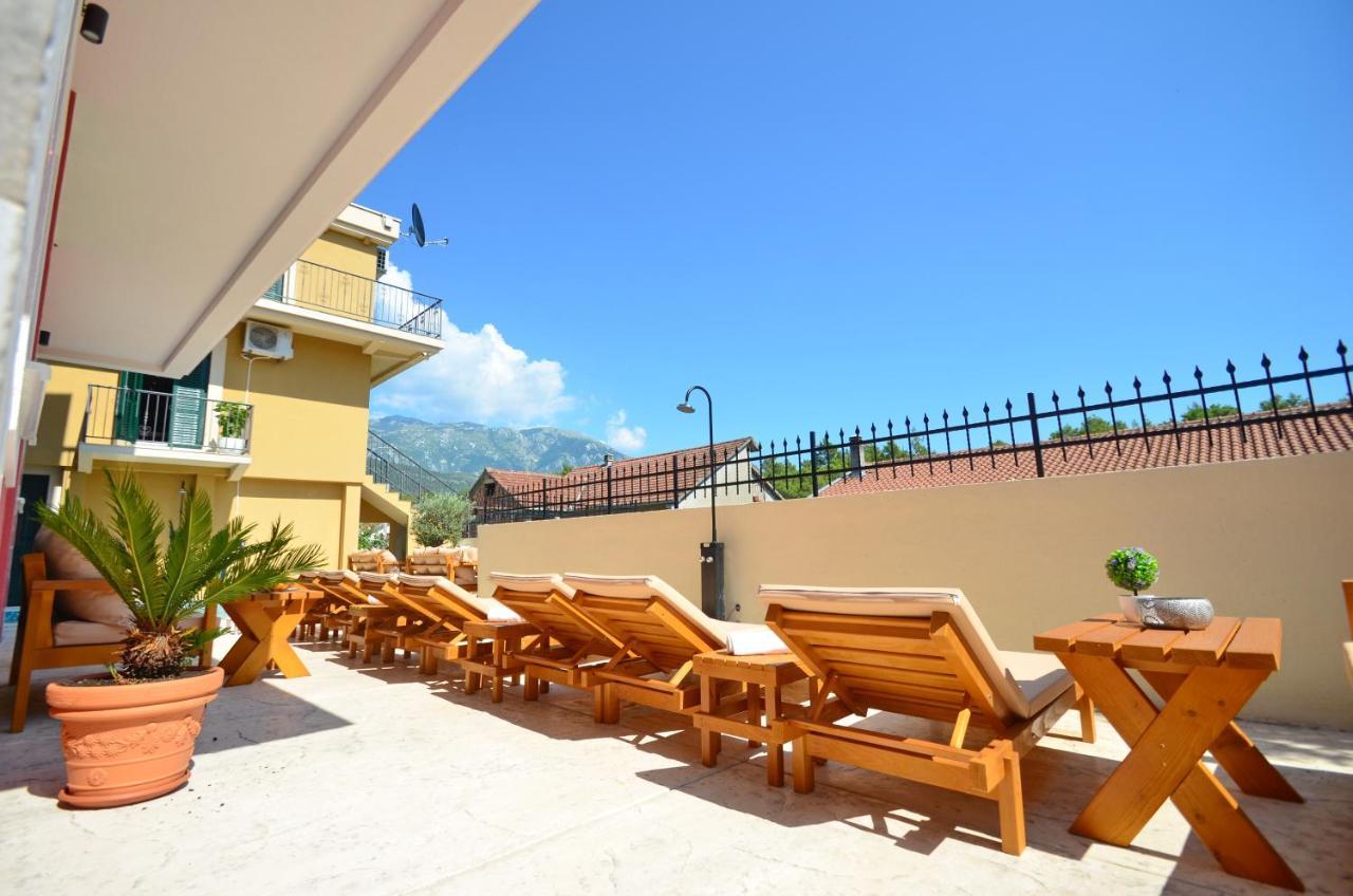Apartments Lux S Tivat Kültér fotó