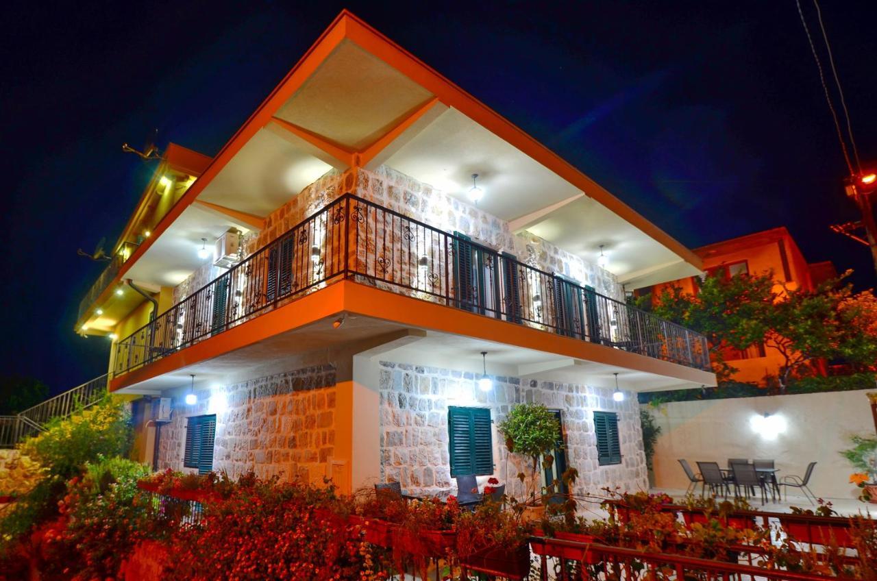 Apartments Lux S Tivat Kültér fotó